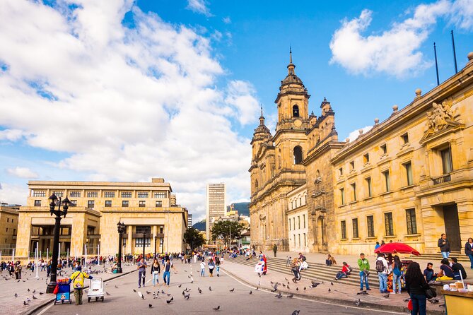 La Candelaria, Optional Monserrate and Optional Gold Museum Bogotá City Tour