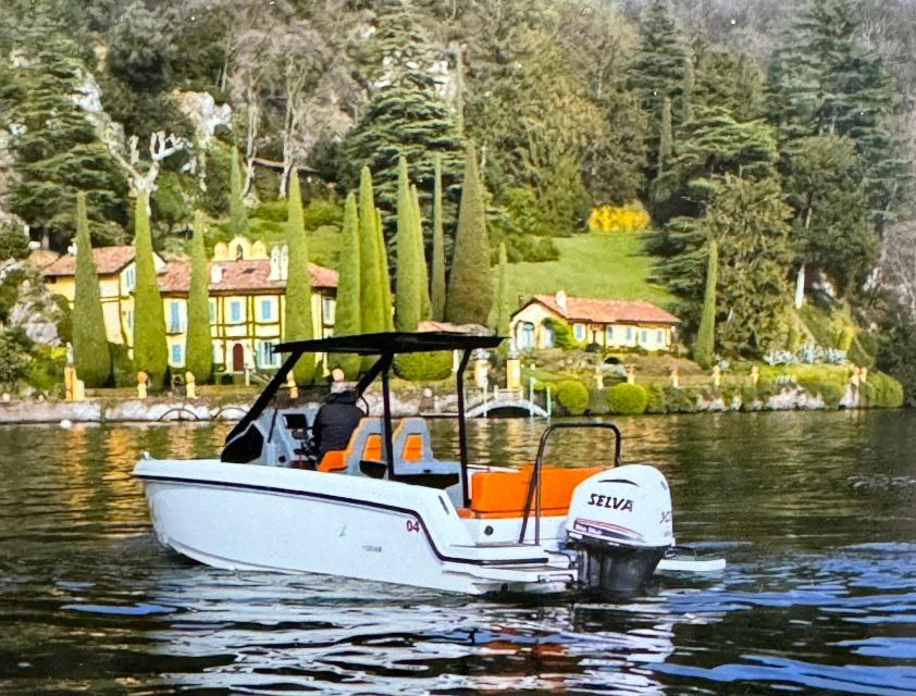 Lake Como: 1 Hour Private Boat Tour With Driver