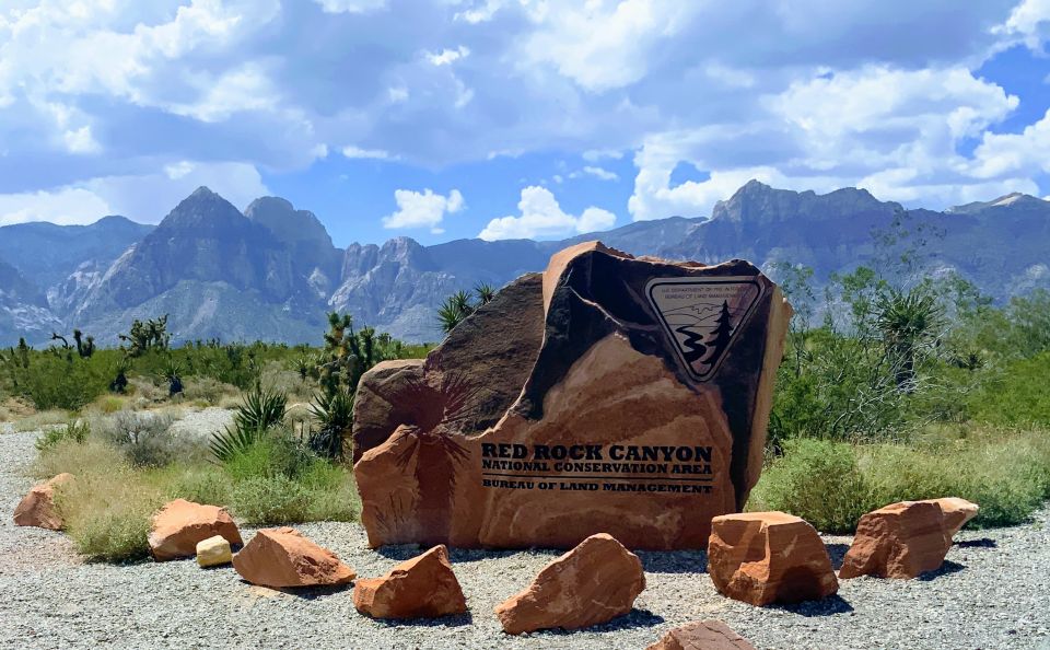 Las Vegas: Red Rock Canyon & Whimsical Cactus Joes + Lunch