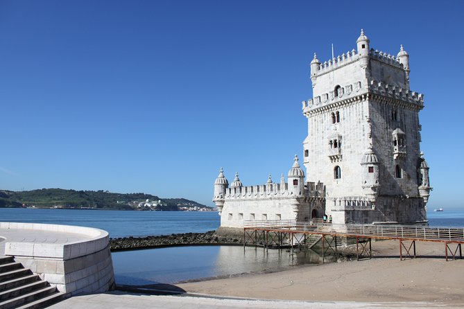 Lisbon Downtown & Alfama With a Guide Walking Tour