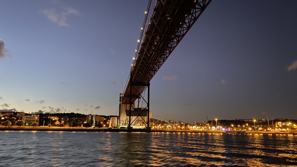 Lisbon: Exclusive Night Tour