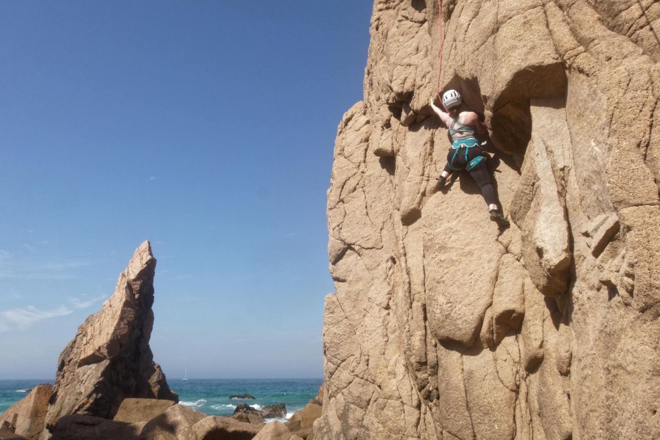 Lisbon: Guided Rock Climbing Trip