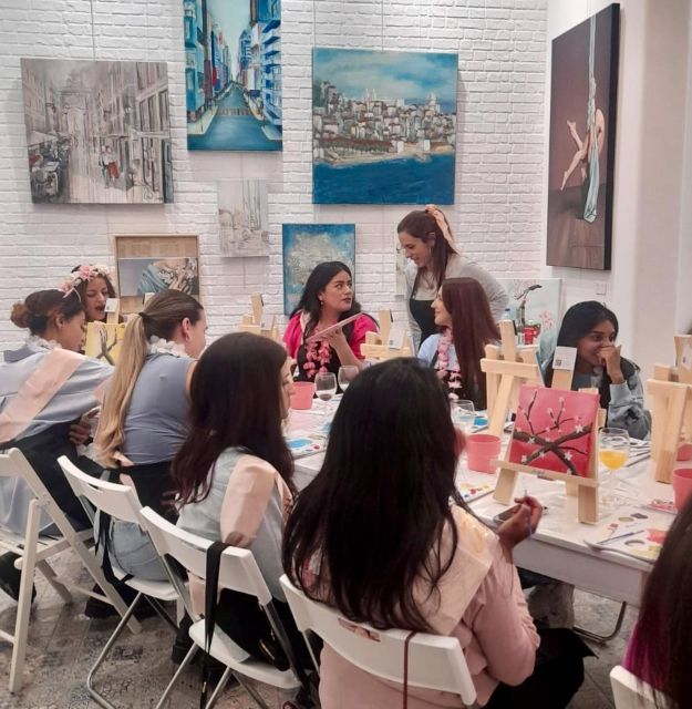 Lisbon: Paint and Sip in an Art Gallery With Portuguese Wine - Activity Details