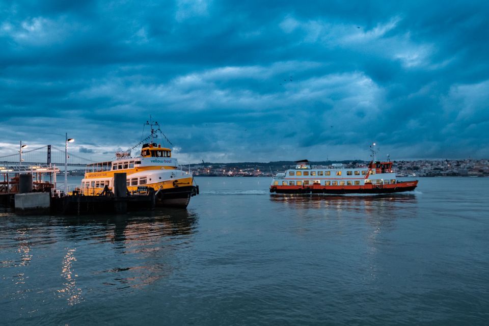 Lisbon: Private Cacilhas and Almada Walking Photo Tour