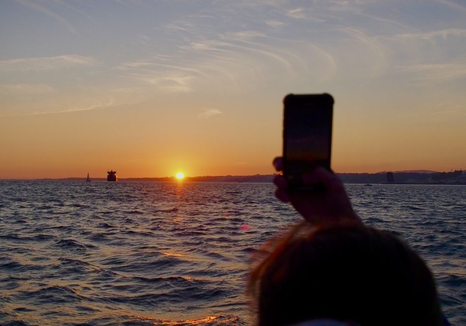 Lisbon: Private Sunset Sailing on the Tagus River