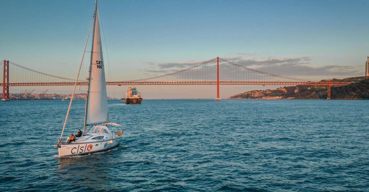 Lisbon: Private Tagus River Yacht Tour