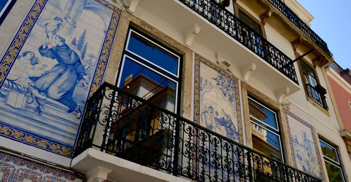 Lisbon Secrets of Alfama & Baixa a Self-Guided City Game