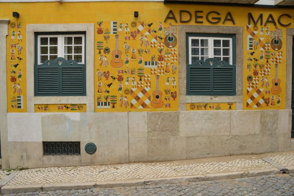 Lisbon: Secrets of Bairro Alto & Bica, Self-Guided City Game