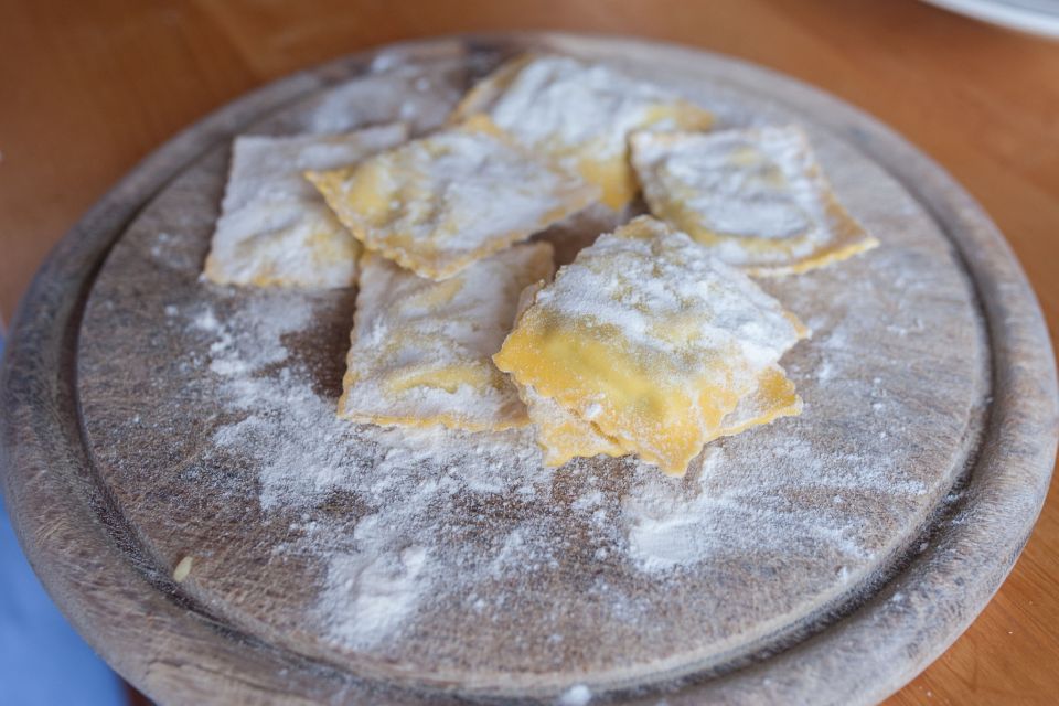 Livorno: Private Cooking Class at a Locals Home