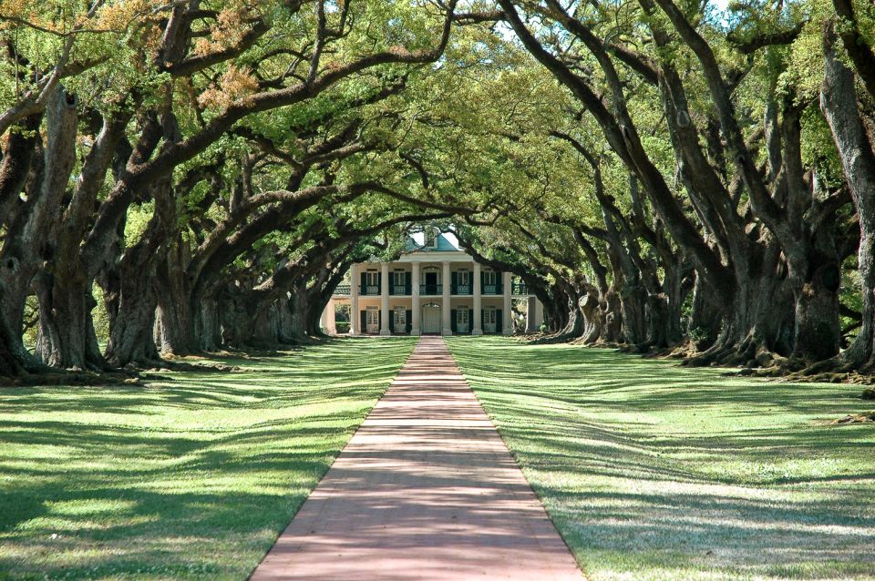 Louisiana: Laura, Oak Alley, or Whitney Plantation Tours