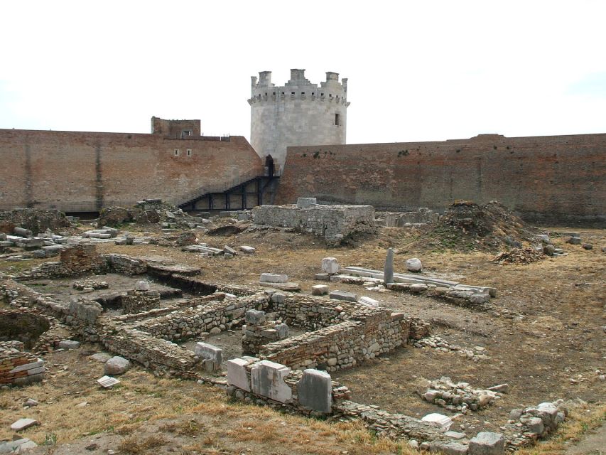 Lucera: Private Tour of Amphitheater, Church & Fortress