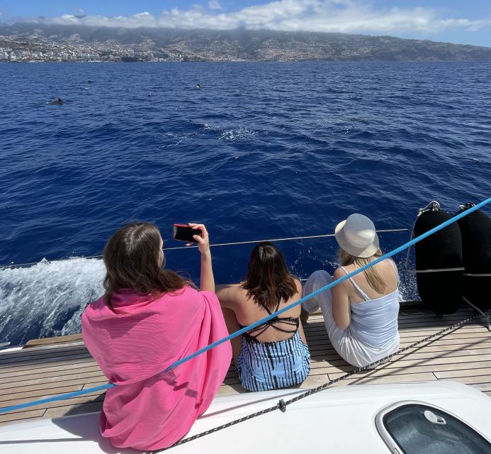 Madeira: Luxury Yacht & Sailing Sunset Tour
