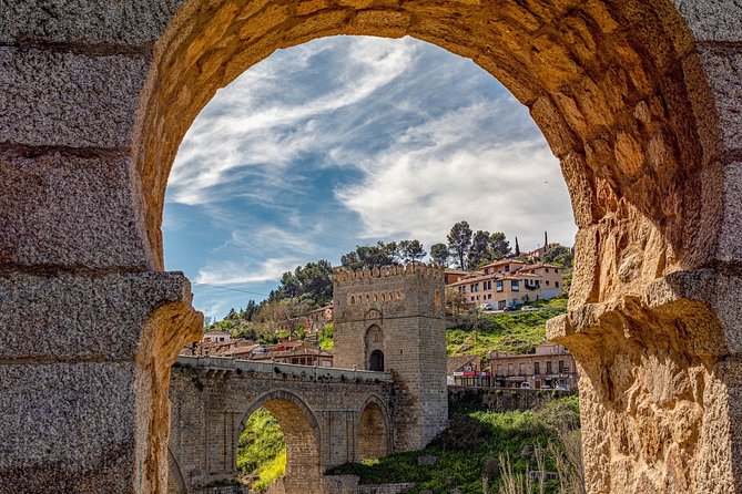 Magical Toledo - Half Day Trip From Madrid With Culinary Tasting - Exploring Toledos Historic Landmarks