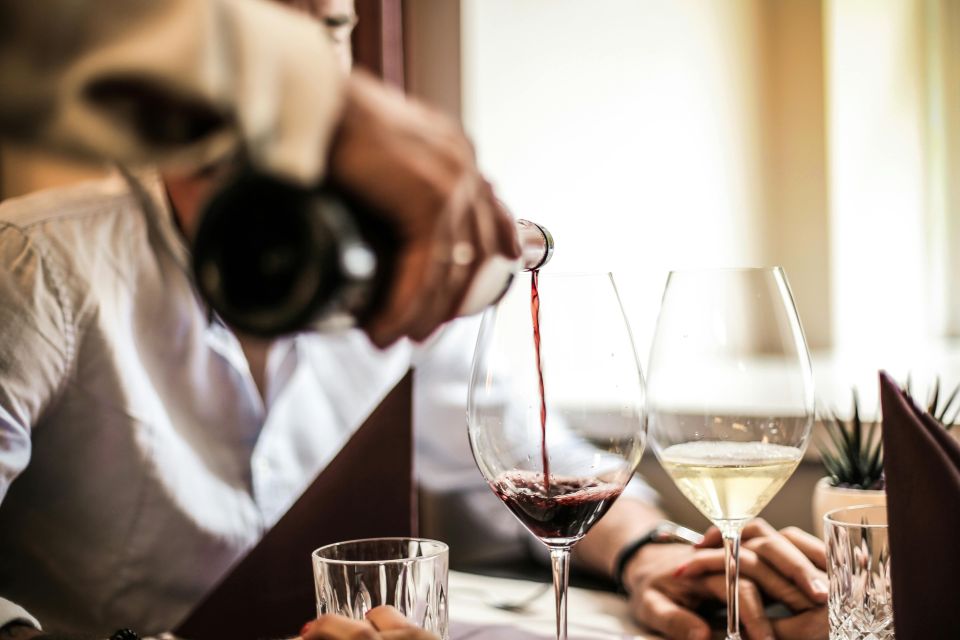 Matera: Exclusive Wine Tasting Experience With Food Pairings - Sommelier-Led Tasting Insights