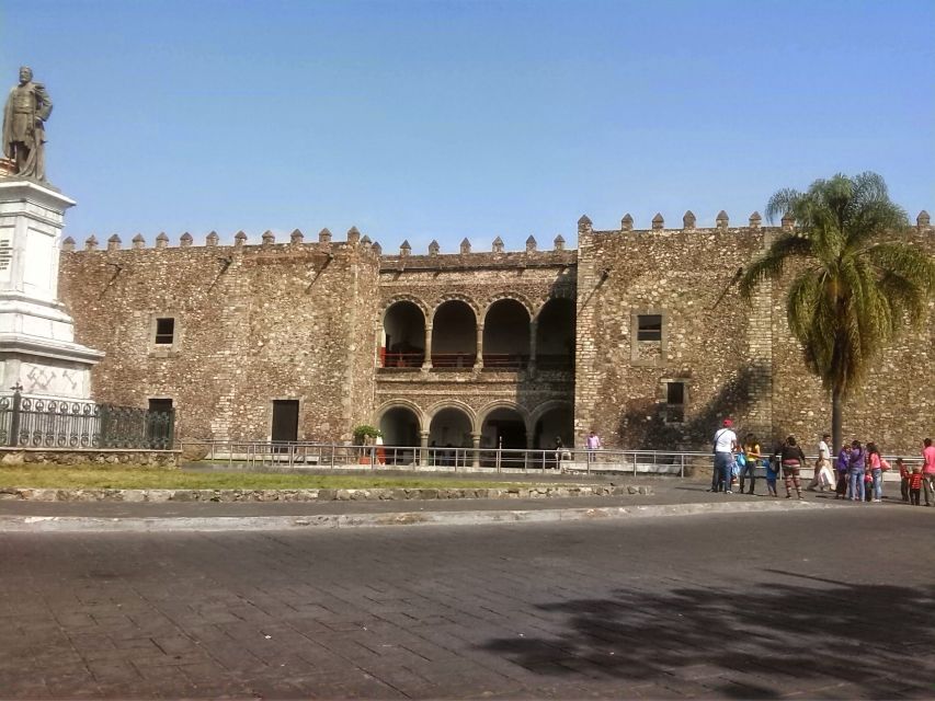 Mexico City: Private Tour to Cuernavaca & Taxco