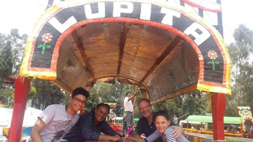 Mexico City: Xochimilco and Coyoacan Cultural Tour