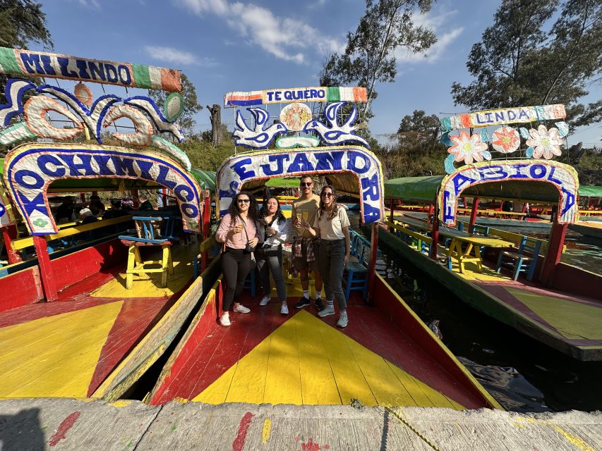 Mexico City: Xochimilco Boat Tour With Meal and Drinks