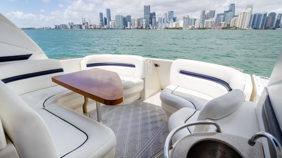 Miami: Private Yacht Cruise With Champagne