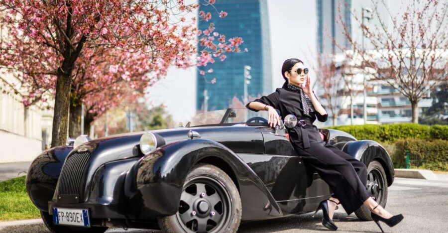 Milan: City Highlights Private Tour by Vintage Car - Vintage Car Exploration