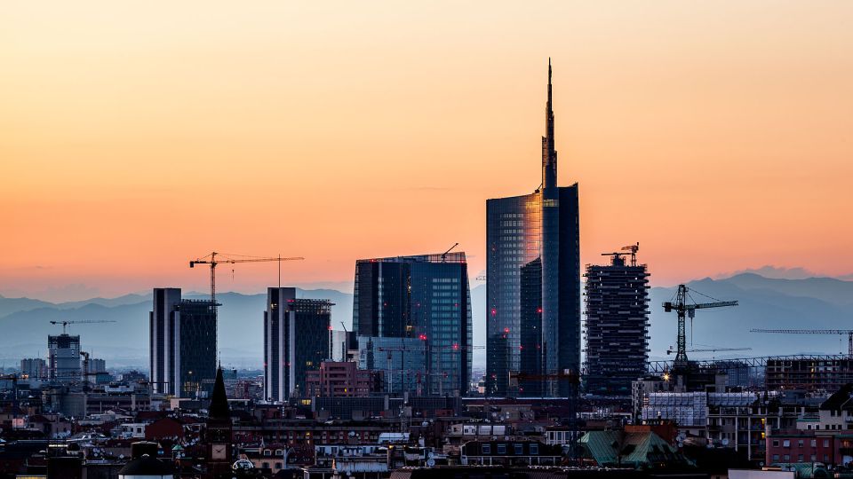 Milan: Piazza Gae Aulenti and Pelli Tower Walking Tour - Tour Overview