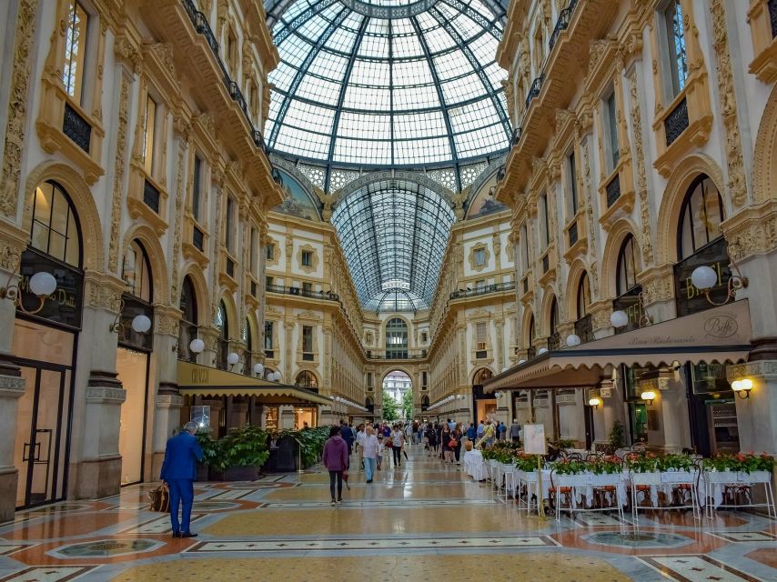 Milan: Private Guided Walking Tour With Aperitif