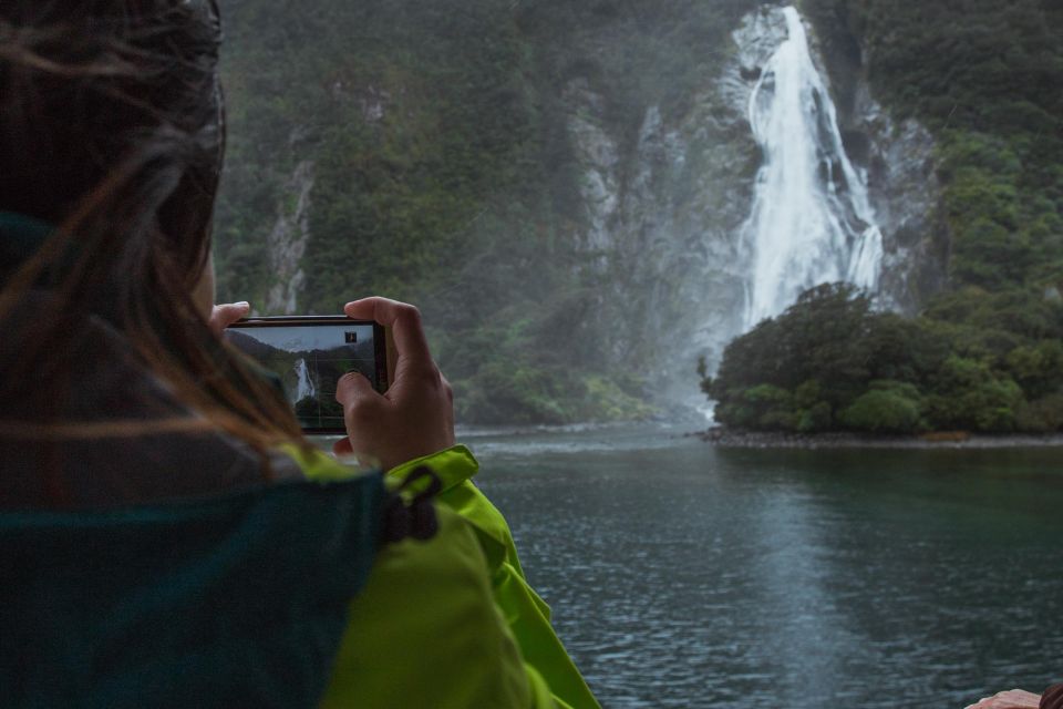 Milford Sound: Waterfalls, Wildlife, and Rainforest Cruise