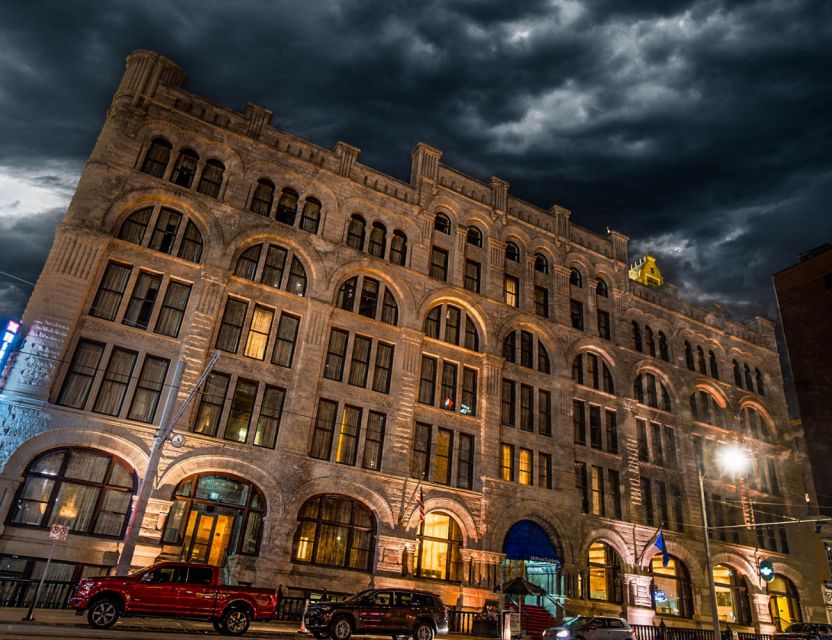 Milwaukee: Macabre Milwaukee Walking Tour - Exploring Milwaukees Dark History