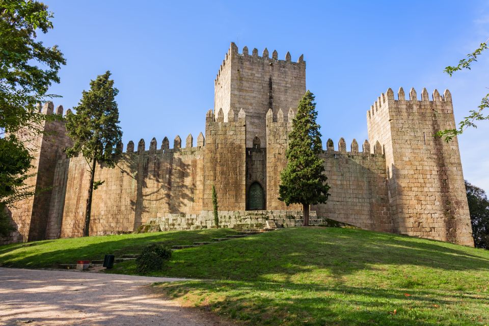 Minho: Private Braga and Guimarães Tour