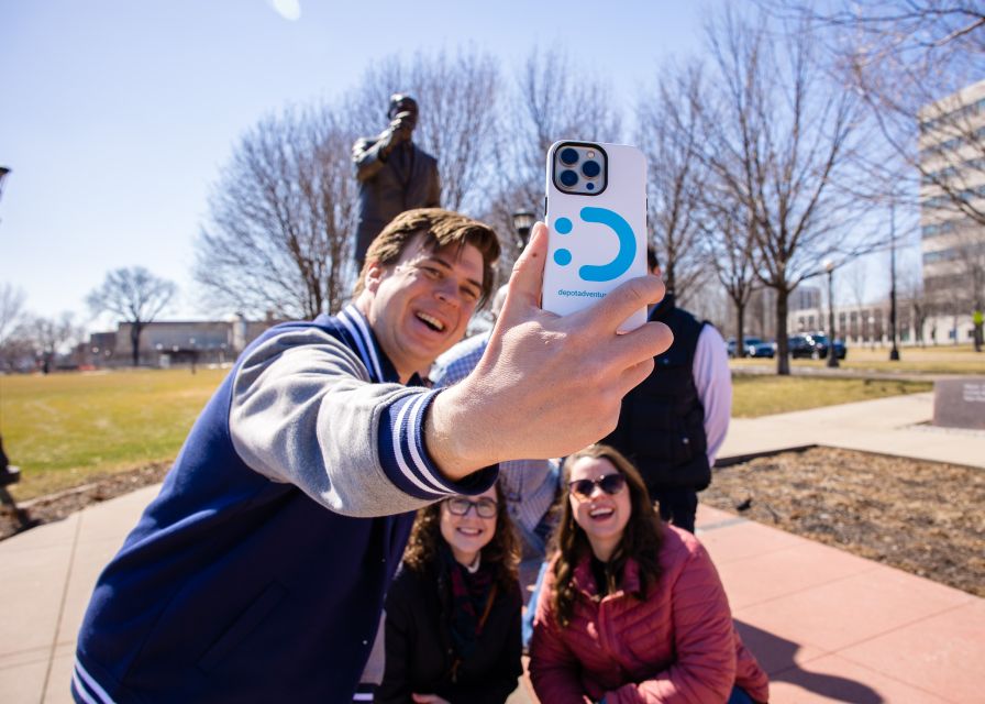 Minneapolis: History and 4-Bar Crawl Guided Walking Tour