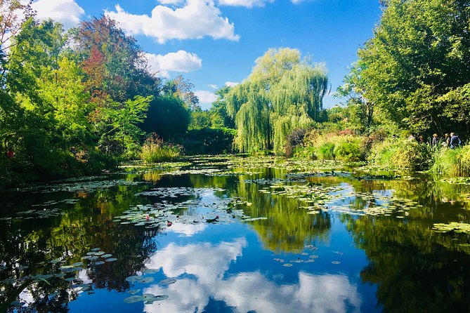 Monets Gardens & House With Art Historian: Private Giverny Tour From Paris