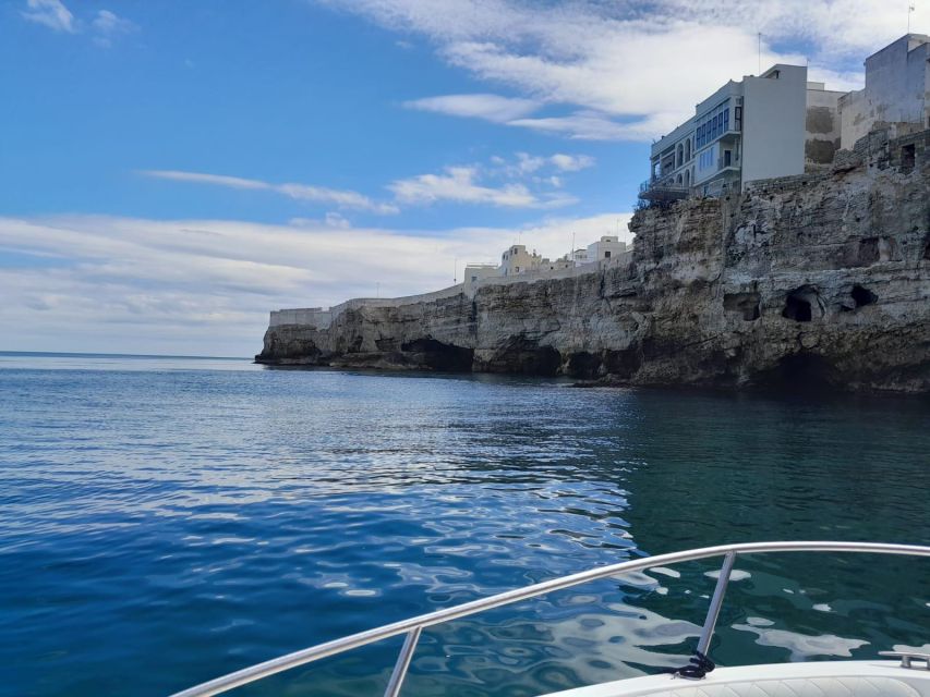 Monopoli: 2.5-Hour Guided Boat Tour of the Topolignano a Mare Caves