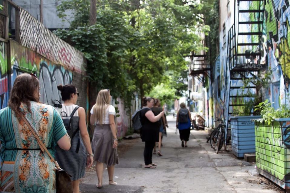 Montreal: Guided Walking Tour of Montreals Murals