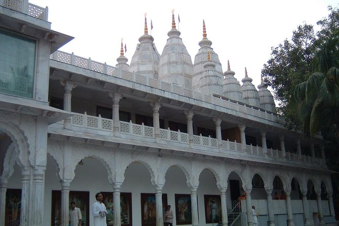 Mumbai Temple Tour in Private Vehicle