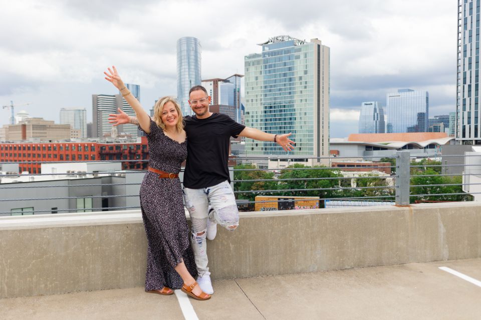 Nashville: Romantic Couples Photoshoot With Champagne