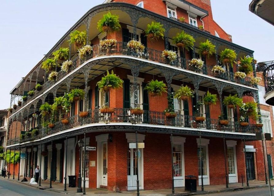 New Orleans: French Quarter History Tour With Cafe Du Monde