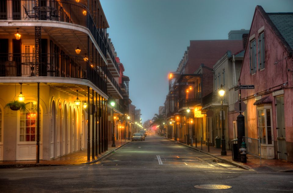 New Orleans: Night Cemetery and Ghost BYOB Bus Tour