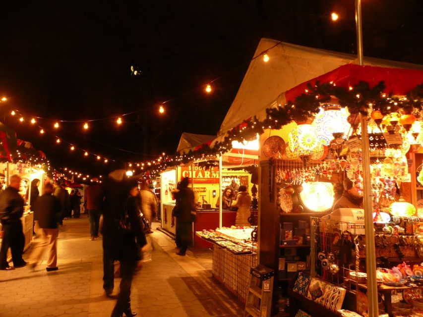 New York City: Christmas Markets and Lights Walking Tour