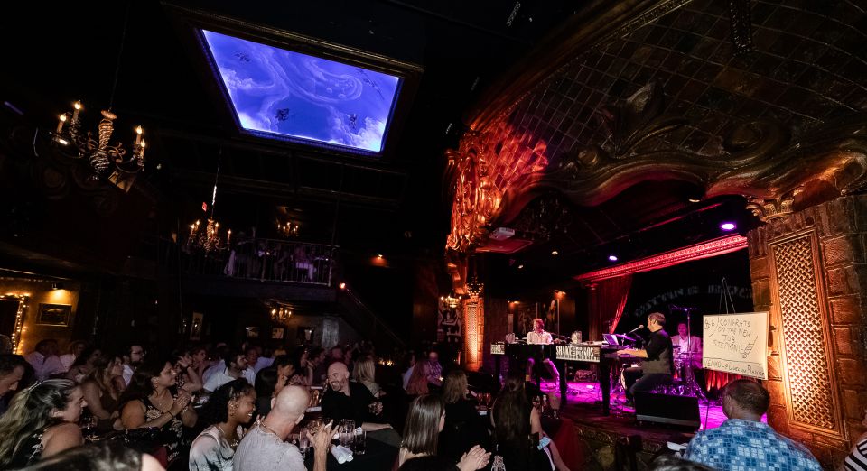 New York City: Dueling Pianos Show