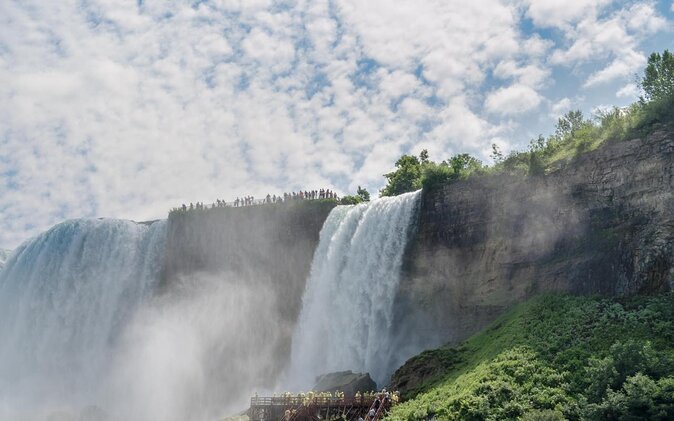 Niagara Falls Winter Wonderland USA Tour (Small Groups)