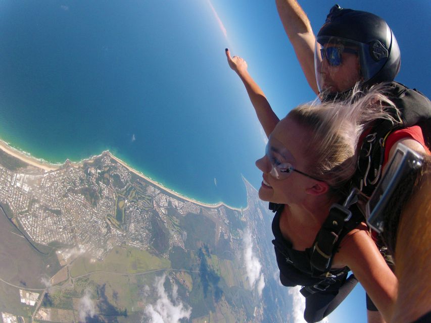 Noosa: Tandem Skydive From 15,000 Feet