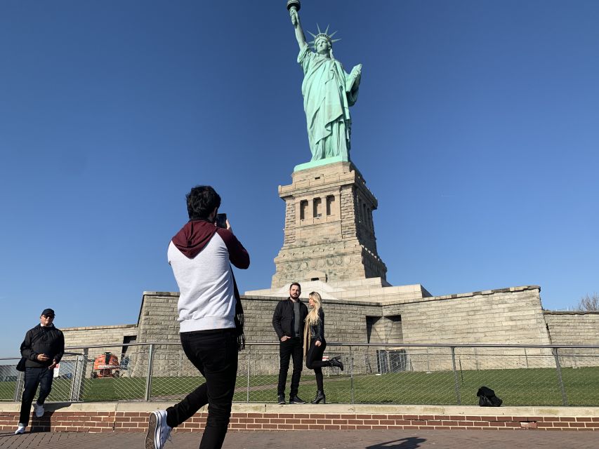 NYC: Statue of Liberty Guided Private Group or Family Tour