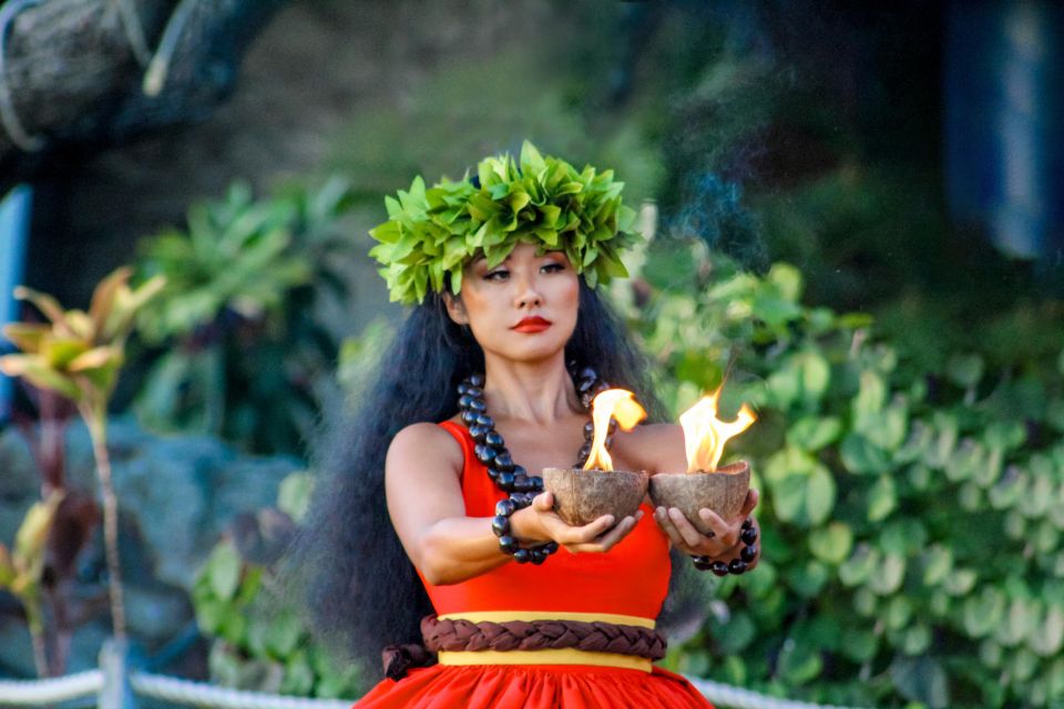 Oahu: Oceanfront Luau at the Waikiki Aquarium