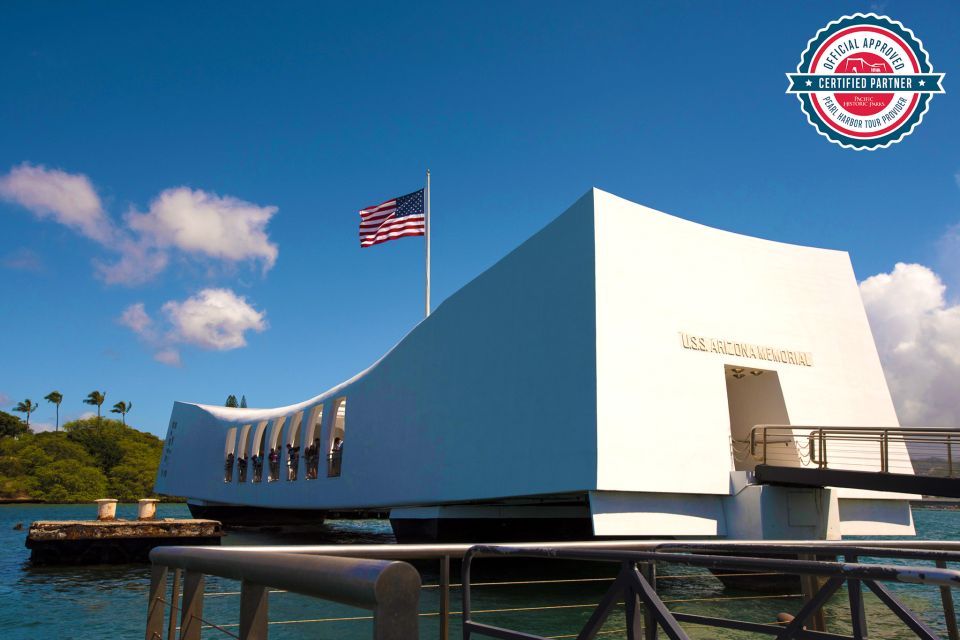 Oahu: Pearl Harbor, Arizona Memorial & Honolulu City Tour