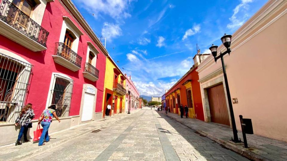 Oaxaca: Downtown & Santo Domingo Temple Walking Tour