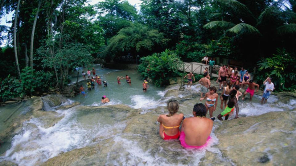 Ocho Rio: Dunns River Falls, Rafting, Horses & Ziplines Tour