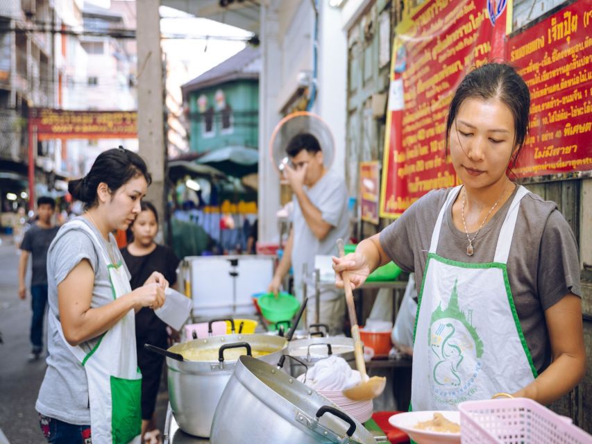 Old Bangkok Temples and Markets by Tuk Tuk