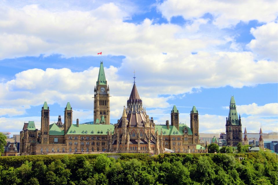 Ottawa: First Discovery Walk and Reading Walking Tour