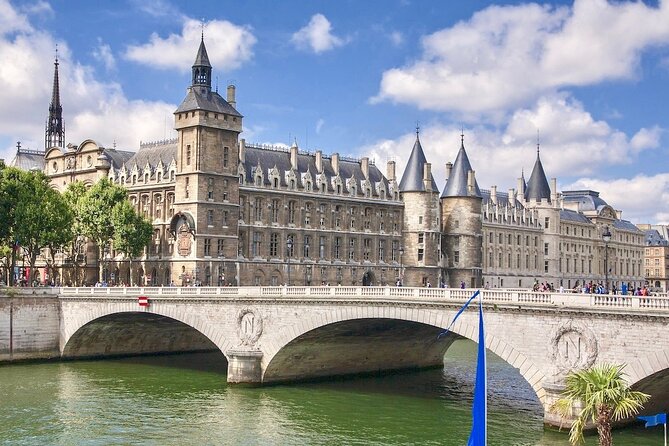 Paris – Historic City Center Walking Tour