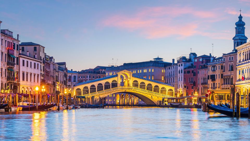 Perfect Private Venice Tour With Gondola Photoshoot