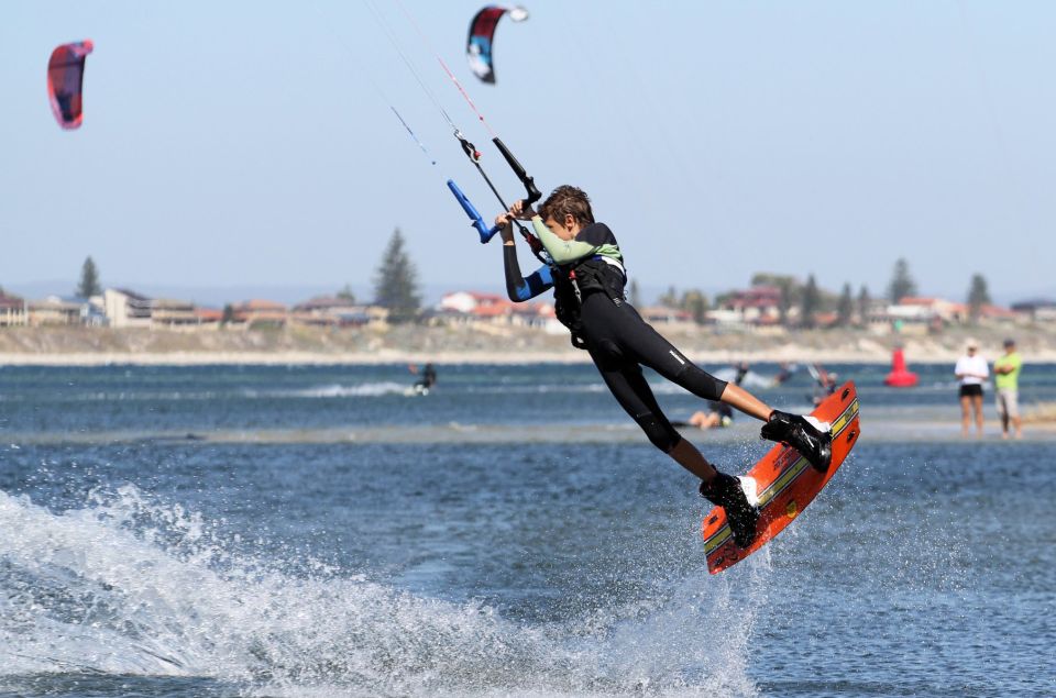 Perth: Intermediate Private Kiteboarding Lesson